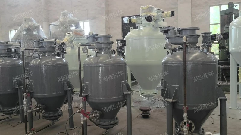 Direct blowing pneumatic ash conveying bin pump