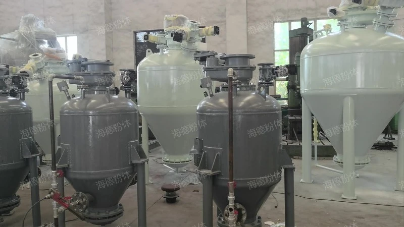 Direct blowing pneumatic ash conveying bin pump