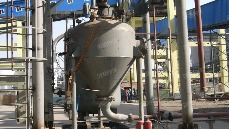 Upward blowing bin pump