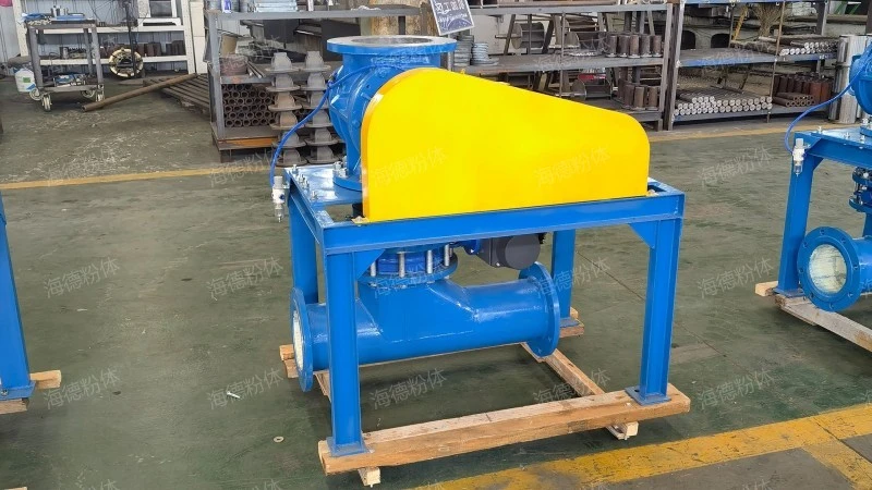 Horizontal round mouth discharger