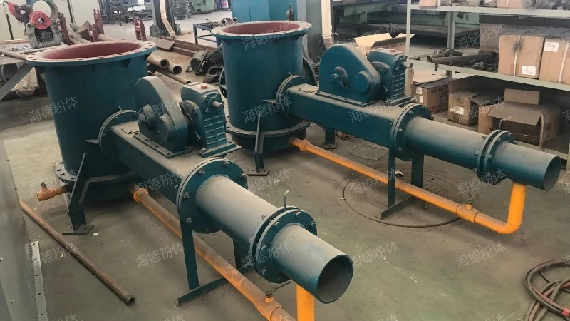 Low-pressure pneumatic ash conveying material sealing pump