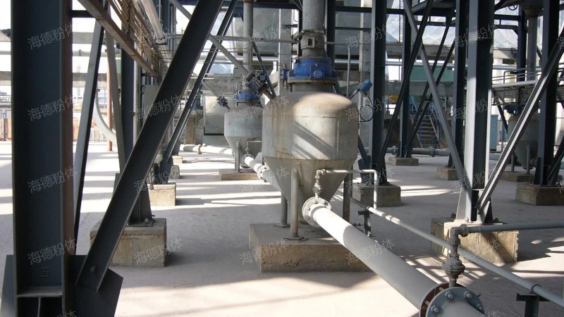 Zinc oxide powder conveying system