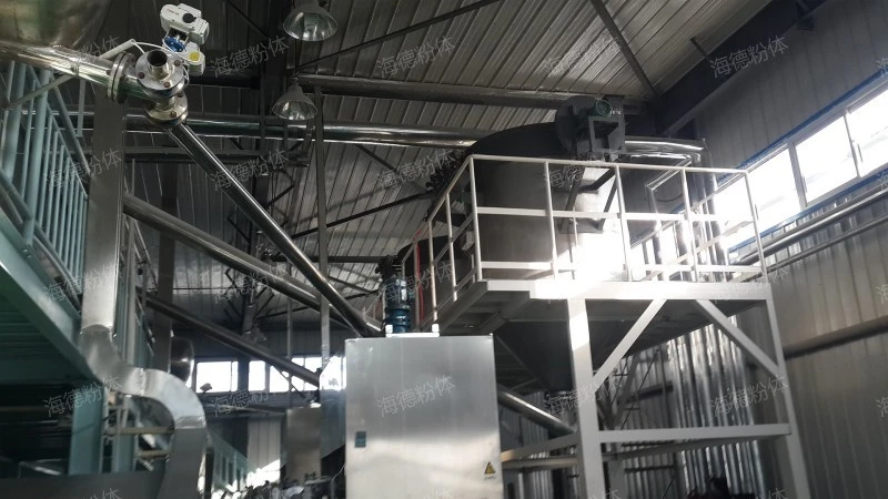 Pneumatic conveying of glass raw materials
