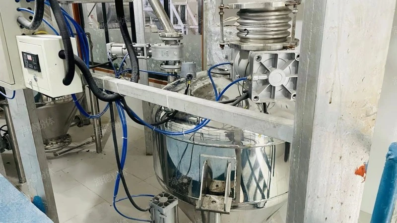 Pneumatic conveying of insurance powder